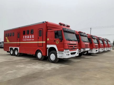 重汽六驅(qū)20人淋浴車